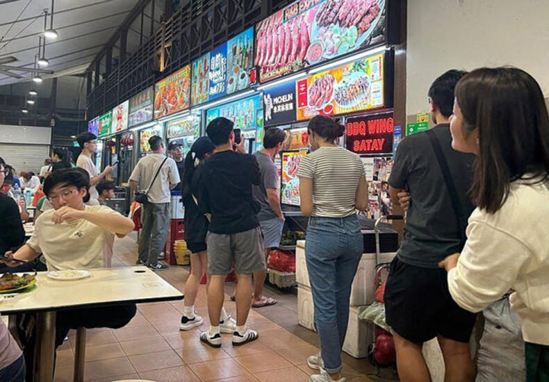American Tourists in Singapore Shocked by Food Prices: “Not a Place for the Poor”