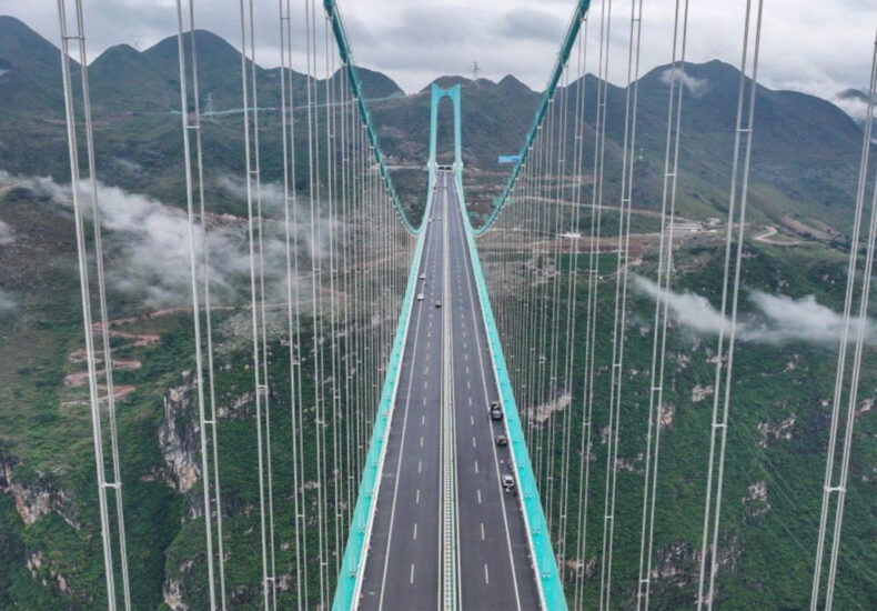 China Officially Opens the World’s Tallest Bridge Rising 625 Meters