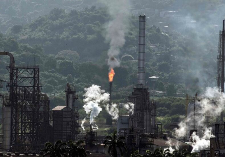 US Strike in Venezuela Sends Shockwaves Through Global Oil and Gas Markets