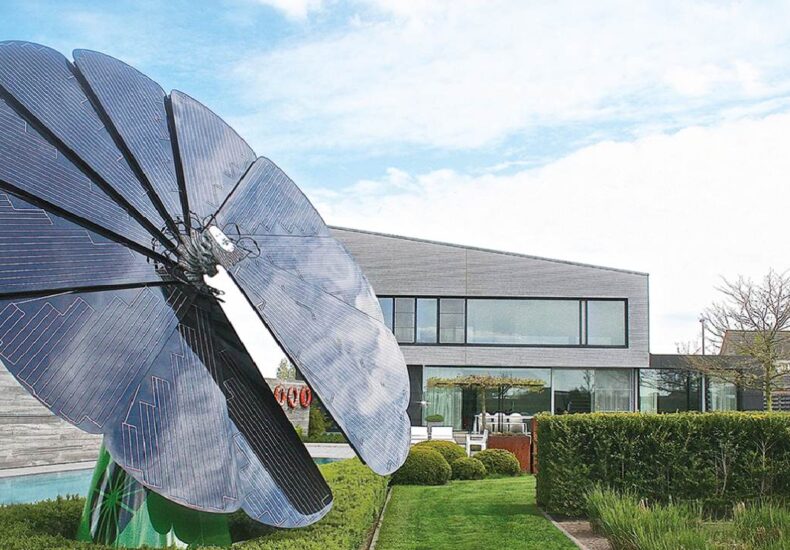 This Solar Panel Blooms Every Morning and Follows the Sun for Maximum Energy